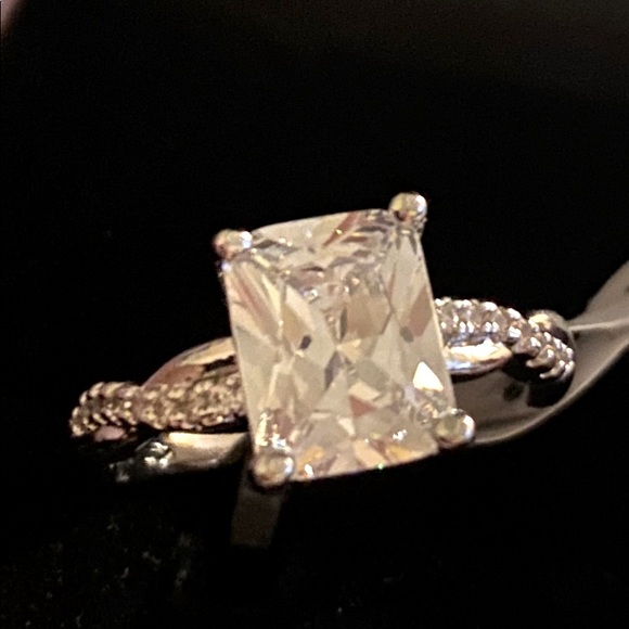 Peermont Engagement Ring - Picture 1 of 4